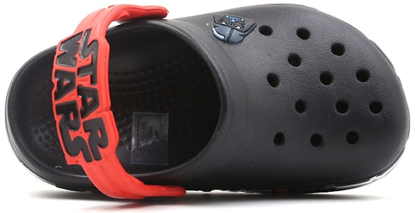(PS) Crocs Clog 'Akademi Sisi Gelap Hitam Merah' 205009-001 Lookbook (PS) Crocs Clog 'Akademi Sisi Gelap Hitam Merah' 205009-001