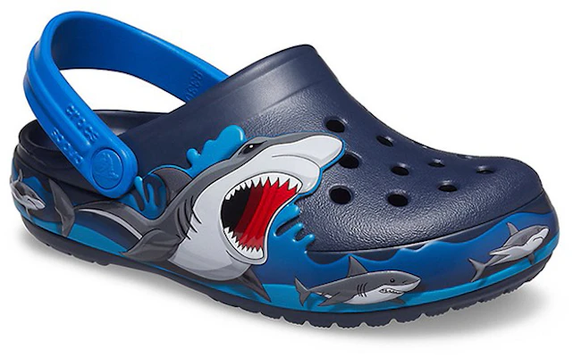 (PS) Crocs 搞笑鲨鱼图案户外平底运动深蓝色凉鞋 207070-410 Lookbook (PS) Crocs 搞笑鲨鱼图案户外平底运动深蓝色凉鞋 207070-410