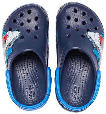 (PS) Crocs 搞笑鲨鱼图案户外平底运动深蓝色凉鞋 207070-410 Purchase (PS) Crocs 搞笑鲨鱼图案户外平底运动深蓝色凉鞋 207070-410