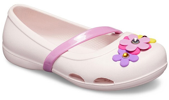 童趣 Crocs Lina Charm Flat 花朵 公主涼鞋 淡粉色 Lookbook 童趣 Crocs Lina Charm Flat 花朵 公主涼鞋 淡粉色