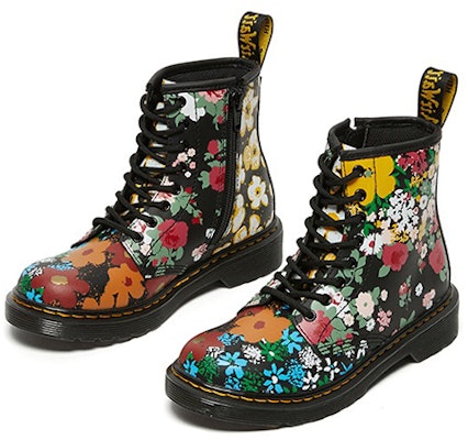 (Preschool) Dr. Martens 1460 Martin Boots K Black 27093001 Lookbook (Preschool) Dr. Martens 1460 Martin Boots K Black 27093001