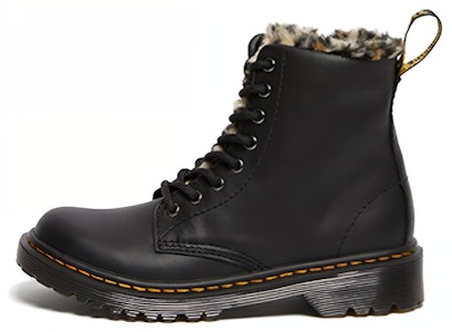 (PS) But Dr. Martens Junior 1460 Berbulu 'Hitam' 26044001 Buy (PS) But Dr. Martens Junior 1460 Berbulu 'Hitam' 26044001
