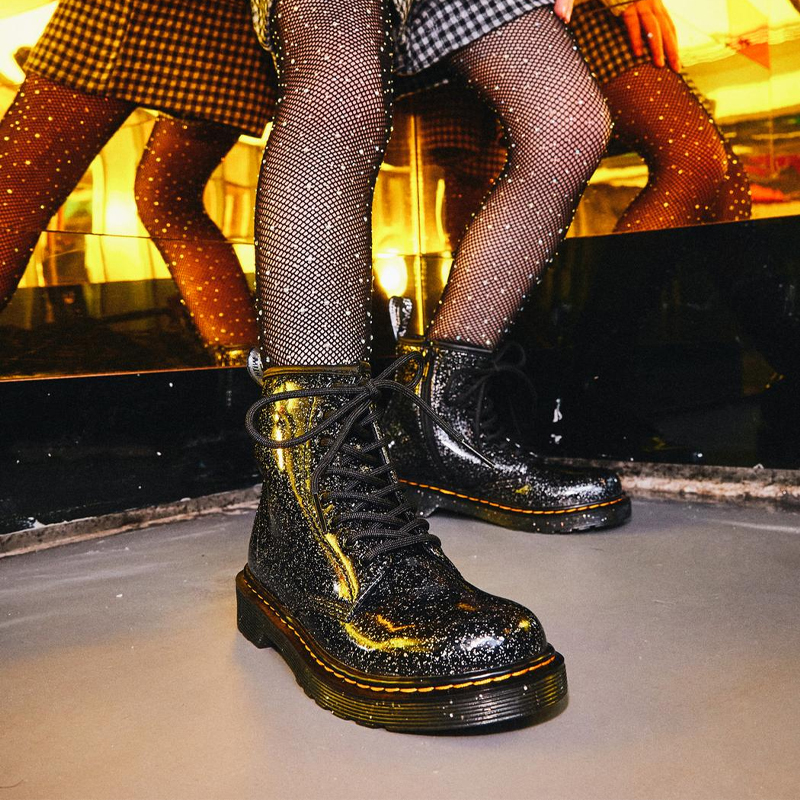 Sizing (Preschool) Dr. Martens Junior 1460 Martin Boots K Black 27050001