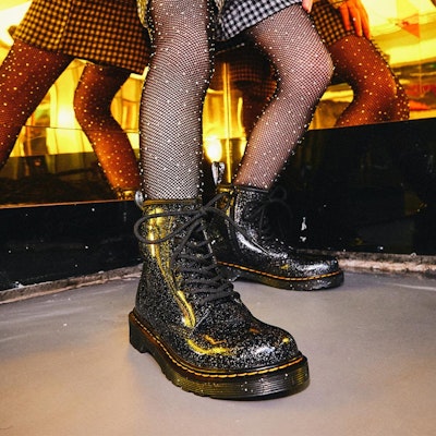 (Preschool) Dr. Martens Junior 1460 Martin Boots K Black 27050001 Sizing (Preschool) Dr. Martens Junior 1460 Martin Boots K Black 27050001
