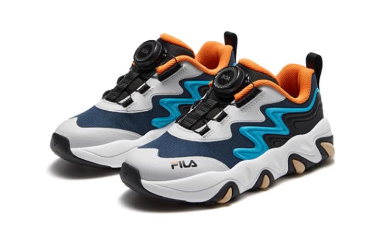Lookbook (PS) FILA 'Sepatu Latihan' Biru Tua Hitam K14B342502PMB