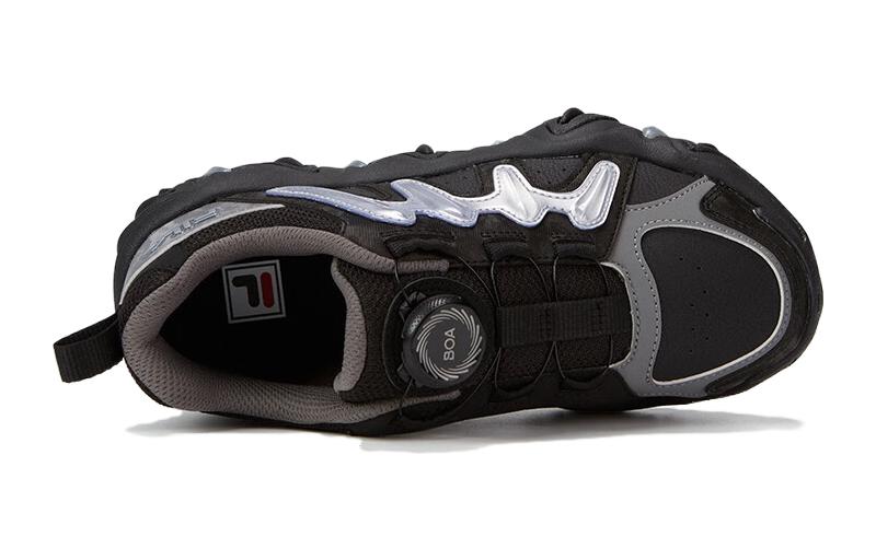 Lookbook (PS) FILA Sepatu Training 'Hitam Perak' K15B312501FBS