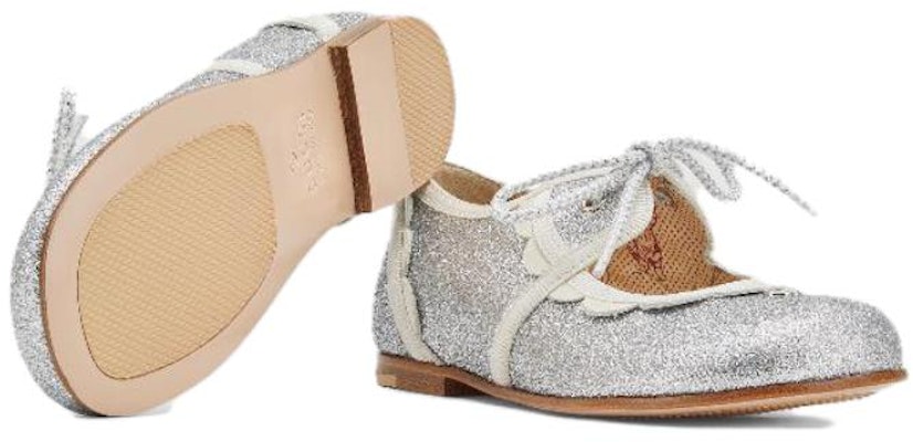 (PS) Gucci Sepatu Formal Silver Gliter Bertepi Bergelombang 685454-HO940-8160 Purchase (PS) Gucci Sepatu Formal Silver Gliter Bertepi Bergelombang 685454-HO940-8160