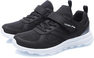 (PS) 李宁黑色低帮跑鞋 YKFR064-3 Lookbook (PS) 李宁黑色低帮跑鞋 YKFR064-3