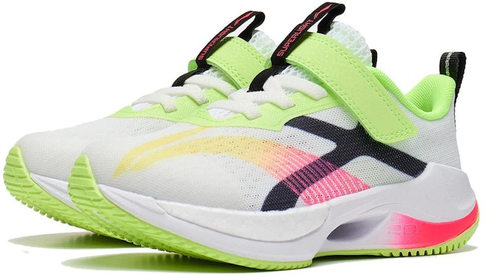 (PS) Li-Ning Super Light 20 Low 'Putih Hijau' Sneakers YKNT052-3 Lookbook (PS) Li-Ning Super Light 20 Low 'Putih Hijau' Sneakers YKNT052-3