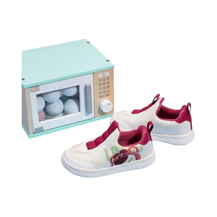 Lookbook (PS) 李宁 x 迪士尼 玩具总动员 低帮运动鞋 粉杏 草莓熊 YKNR148-4