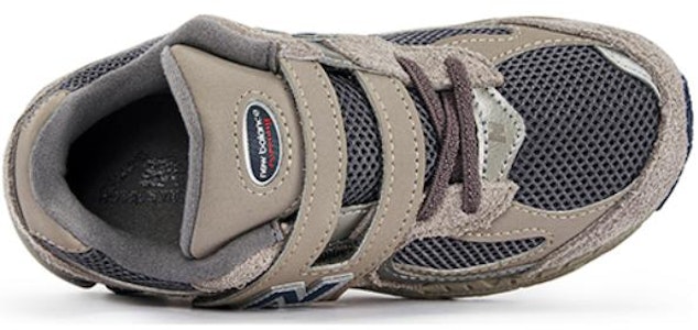 (PS) New Balance 2002R 'Cokelat Abu' PV2002R0 Lookbook (PS) New Balance 2002R 'Cokelat Abu' PV2002R0