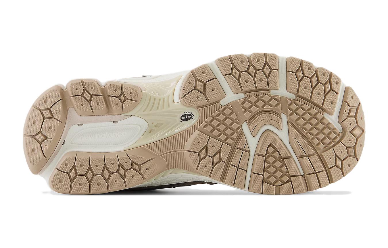 Shop 兒童 New Balance NB 2002R 圓頭繫帶 舒適百搭 減震耐磨 兒童休閒鞋 棕米色