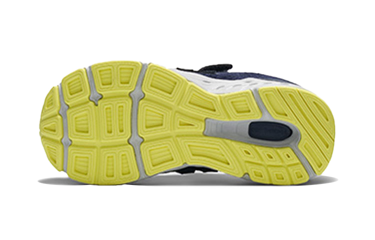 Shop 兒童 New Balance NB 680 低筒兒童跑步鞋 藍色