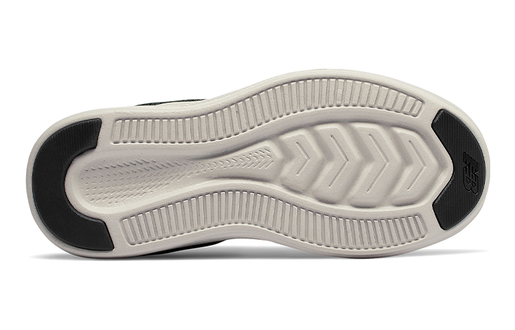 Shop 兒童 New Balance Coast 減震防滑耐磨 低筒運動跑步鞋 暗綠色