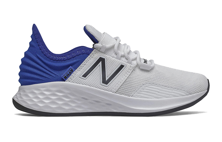 Order (PS) New Balance Fresh Foam Roav ''Wit Blauw'' PEROVCW