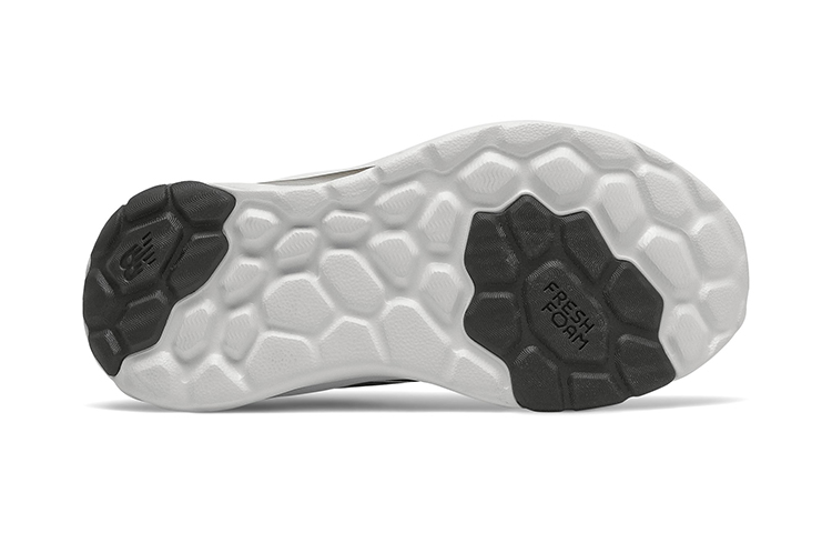 Shop 中童 New Balance Fresh Foam Roav v2 低帮跑步鞋 石墨黑色