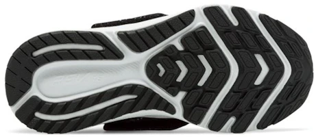 Shop 中童 New Balance FuelCore Rush V3 黑白色