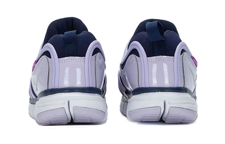 Shop 中童 Nike Dynamo Free 毛毛蟲 舒適軟彈 低筒 運動休閒鞋 紫色