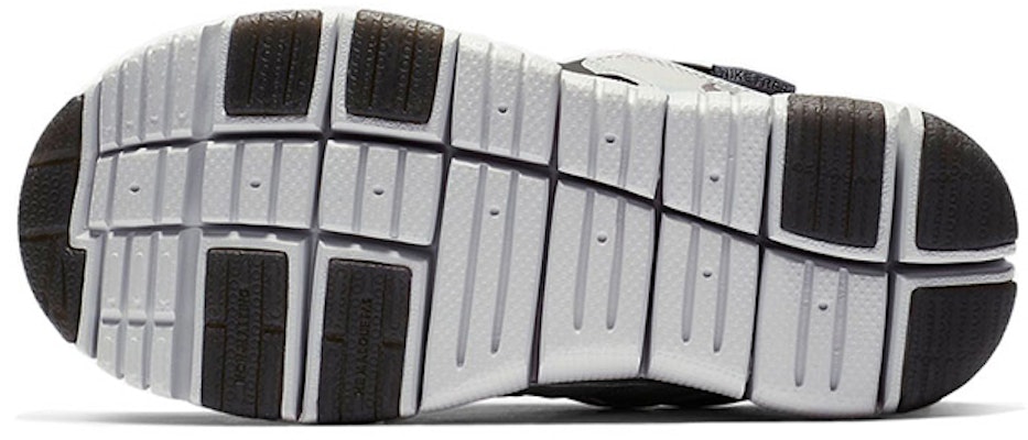 (PS) Nike Dynamo Free Y2K 'Metallic Silver' Sepatu Anak Silver BQ7105-001 Details for (PS) Nike Dynamo Free Y2K 'Metallic Silver' Sepatu Anak Silver BQ7105-001