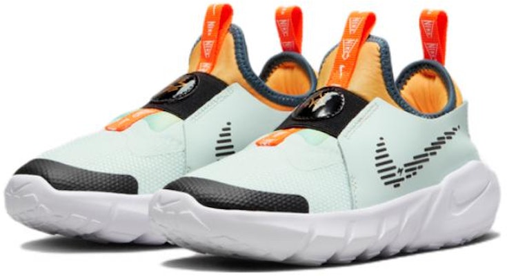 (PS) Nike Flex Runner 2 'Barely Green' - Hijau Lembut DX6068-301 Lookbook (PS) Nike Flex Runner 2 'Barely Green' - Hijau Lembut DX6068-301