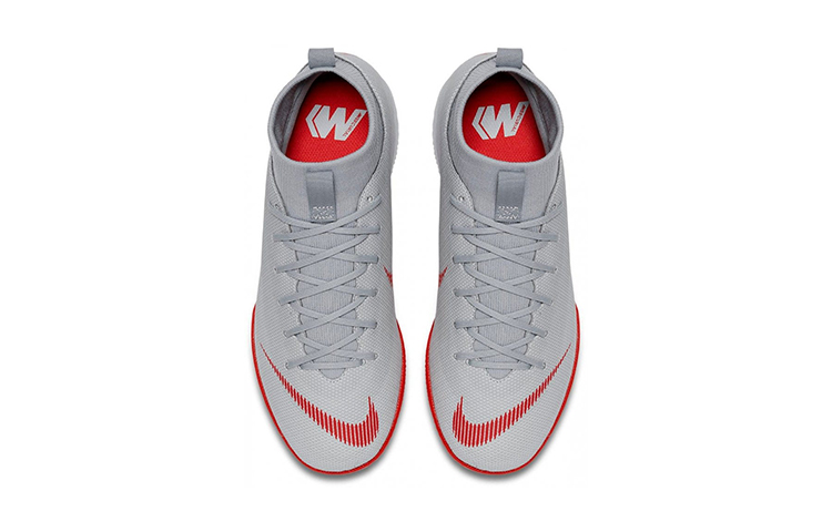 Shop 兒童 Nike JR SuperflyX 6 Academy IC 室內場地足球鞋 灰紅色