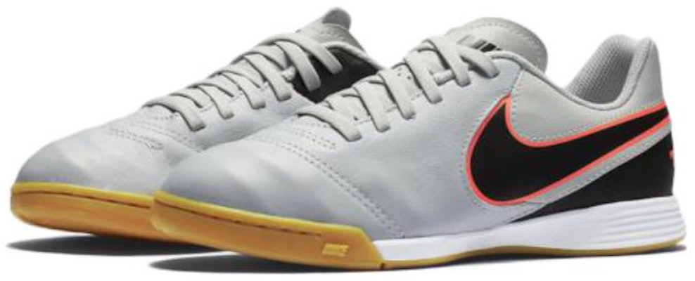 (PS) 나이키 주니어 티엠포 레전드 6 IC '그레이 블랙' (Nike JR Tiempo Legend 6 IC '그레이 블랙') 819190-001 Lookbook (PS) 나이키 주니어 티엠포 레전드 6 IC '그레이 블랙' (Nike JR Tiempo Legend 6 IC '그레이 블랙') 819190-001