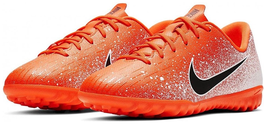 (JR) Nike JR Vapor 12 Academy TF 'Oranye Putih' AJ3102-801 Lookbook (JR) Nike JR Vapor 12 Academy TF 'Oranye Putih' AJ3102-801