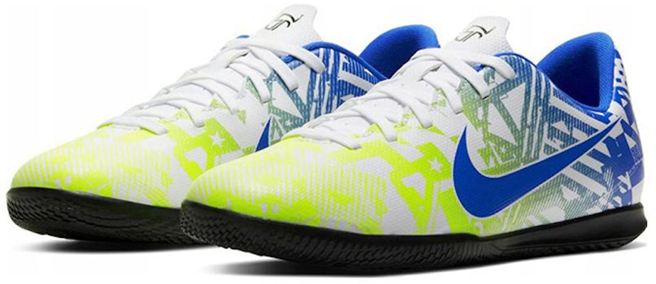 (PS) Nike JR Vapor 13 Club NJR IC Mahkamah Dalam 'Putih Biru Lumba Volt' CV9352-104 Lookbook (PS) Nike JR Vapor 13 Club NJR IC Mahkamah Dalam 'Putih Biru Lumba Volt' CV9352-104