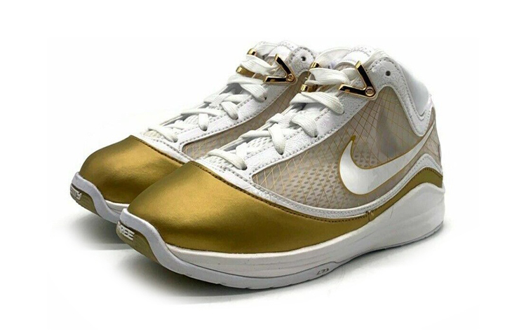 Lookbook (PS) Nike LeBron 7 China Moon 2020 ''Wit Goud'' CK0718-100