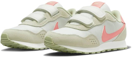 (PS) Nike MD Valiant 'Putih Merah Jambu Gaze' CN8559-107 Lookbook (PS) Nike MD Valiant 'Putih Merah Jambu Gaze' CN8559-107