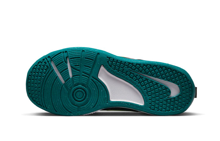 Shop (PS) Nike Omni 多功能场地篮球鞋 '黑色微亮电压' DM9026-003