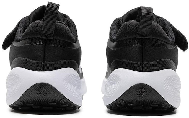 (PS) Nike Revolution 7 'Hitam Putih' FB7690-003 Shop (PS) Nike Revolution 7 'Hitam Putih' FB7690-003