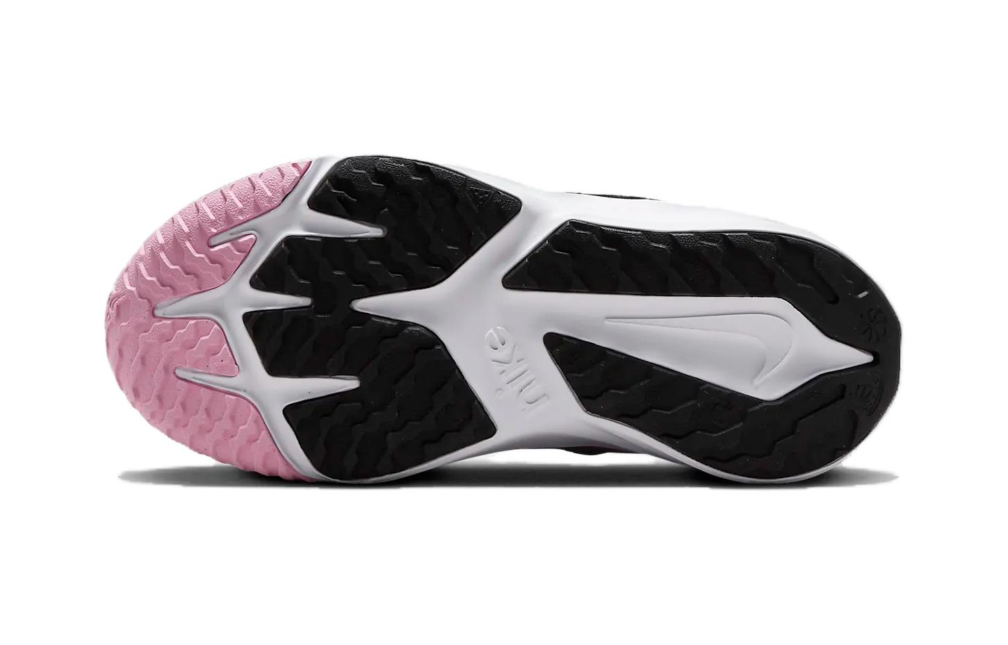 Shop 中童 Nike Star Runner 4 NN SE 舒適百搭 低筒 兒童跑步鞋 黑白色