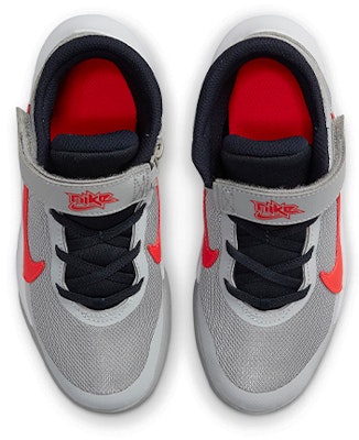 (PS) Nike Team Hustle D10 FlyEase 'Gris y Carmesí Brillante' DD7302-006 Shop (PS) Nike Team Hustle D10 FlyEase 'Gris y Carmesí Brillante' DD7302-006