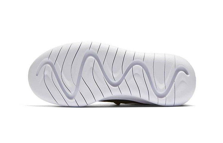 Shop 中童 Nike Tessen 低筒 跑步鞋 黑白