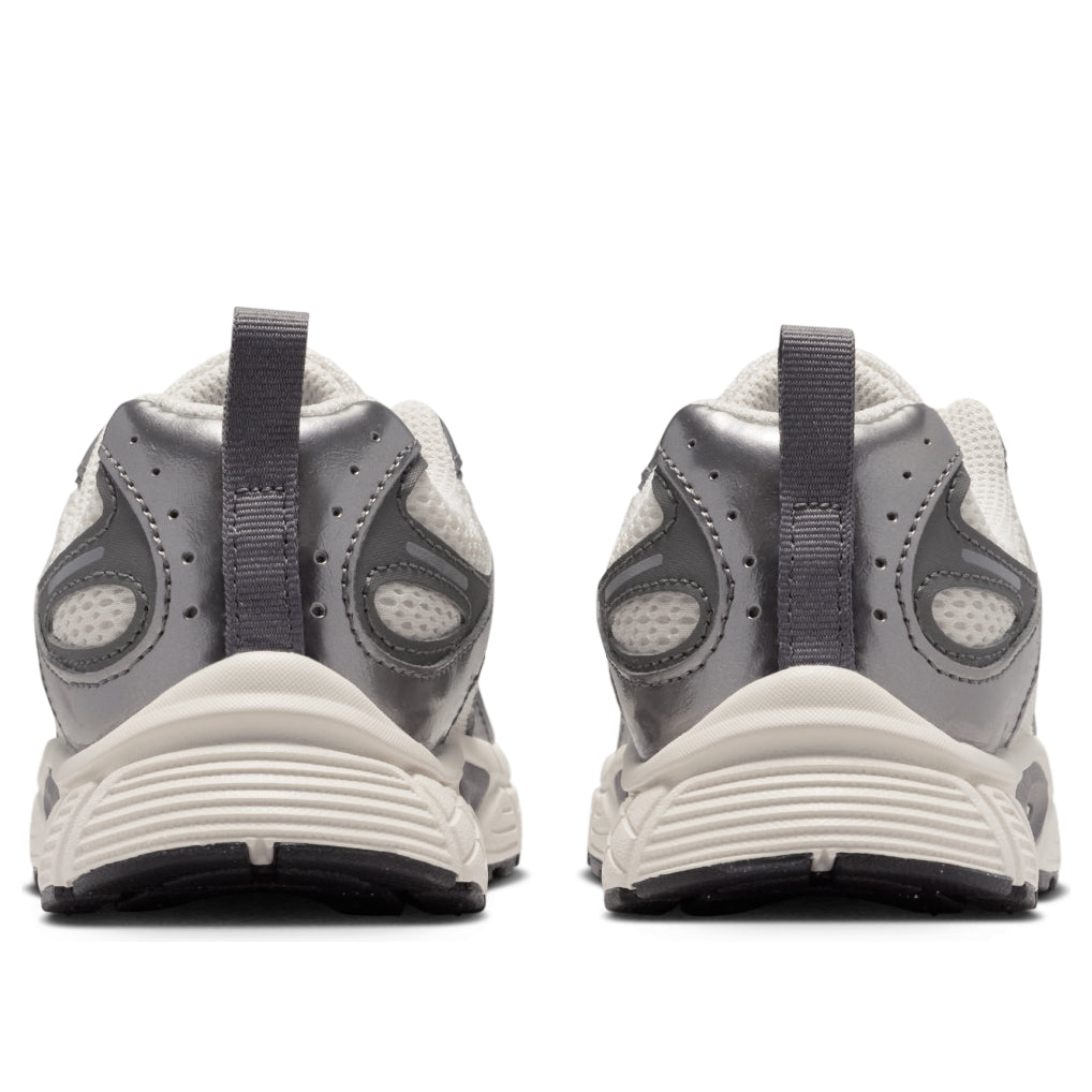 Lookbook (PS) Nike V5 RNR Phantom Pencil Point Sepatu Sneakers. HQ6412-003