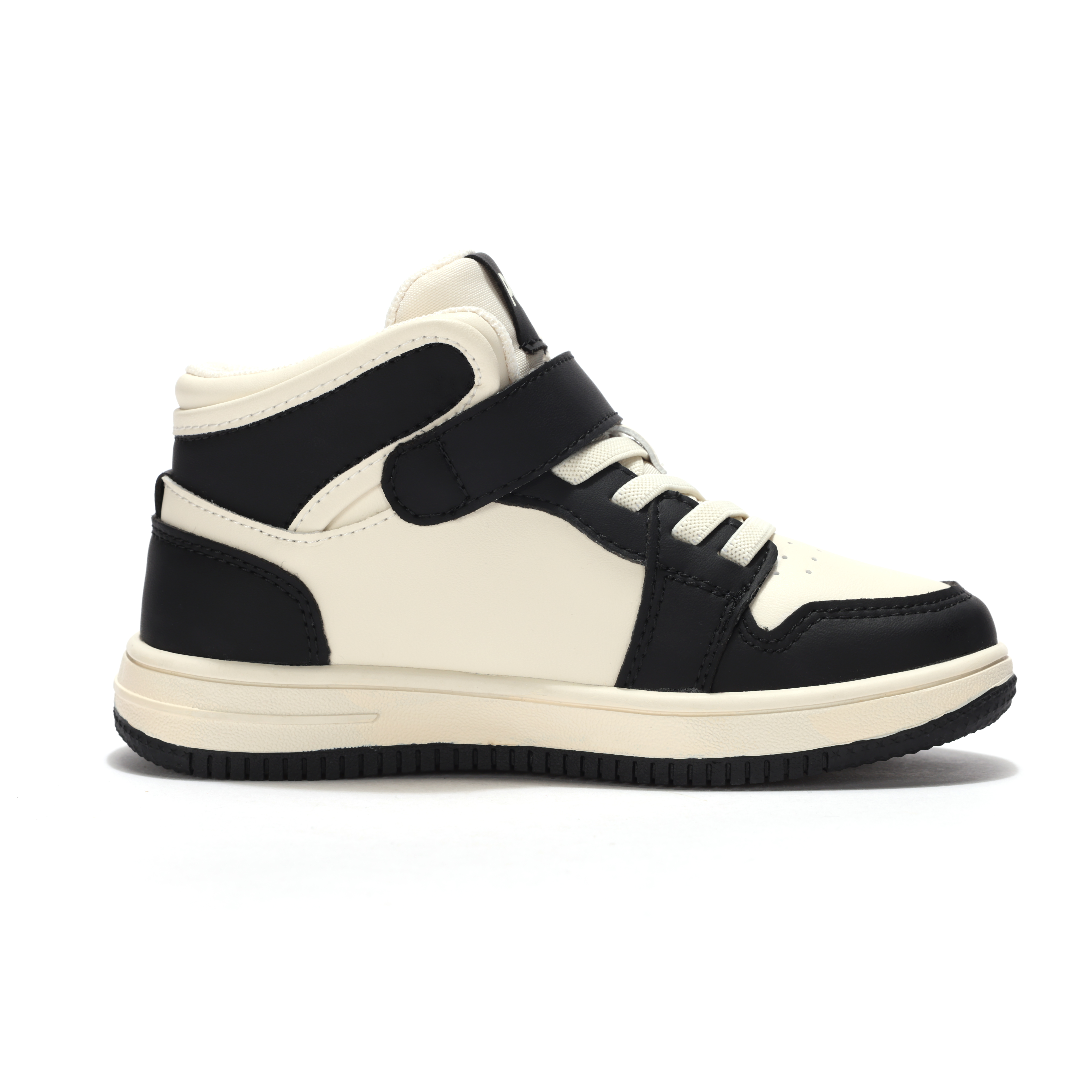 Order 兒童 PONY 緩震輕便透氣休閒 防滑耐磨 黑白色