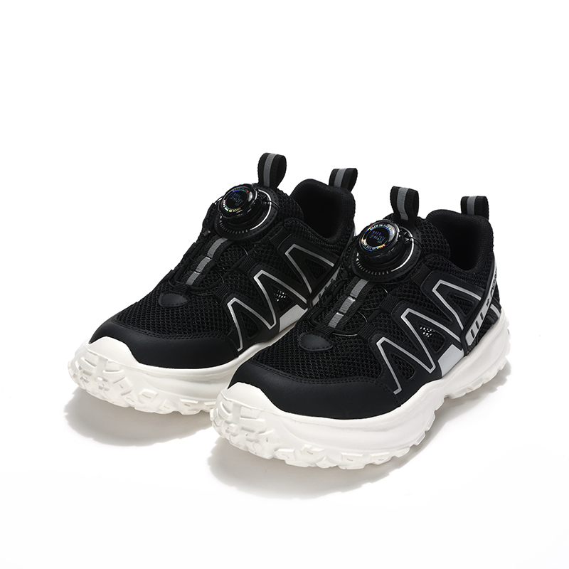 Lookbook (PS) Kasut Lari PONY 'Butang Hitam Mudah Dipakai' 242K1RN27BK