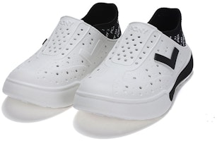 兒童 PONY 字體印花時尚百搭 回彈透氣兒童涼鞋 白黑 Lookbook 兒童 PONY 字體印花時尚百搭 回彈透氣兒童涼鞋 白黑