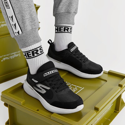 (Preschool) Skechers Go Run 400 V2 'Black White' 405104L-BKSL Sizing (Preschool) Skechers Go Run 400 V2 'Black White' 405104L-BKSL
