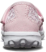 Shop Skechers 耐磨防滑 低筒 運動休閒鞋 中童 粉白