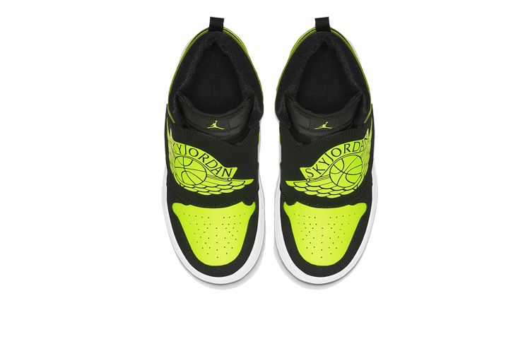 Lookbook （學齡前）Sky Jordan 1 '黑亮伏特' BQ7197-007