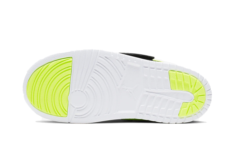 Shop （學齡前）Sky Jordan 1 '黑亮伏特' BQ7197-007