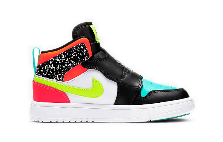 Order (PS) Sky Jordan 1 'Buku Latihan - Laser Crimson' BQ7197-009