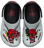 (PS) ストレンジャー・シングス x クロックス クラシック クロッグ ヘルファイア 211513-90H Order (PS) ストレンジャー・シングス x クロックス クラシック クロッグ ヘルファイア 211513-90H