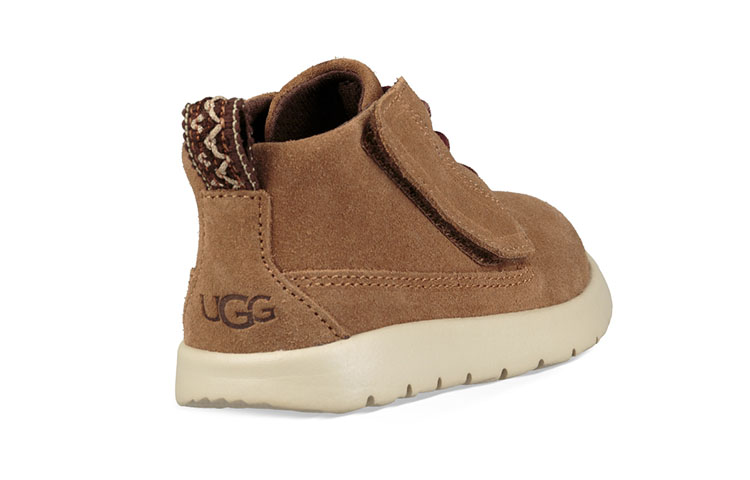 Shop 中童 UGG Canoe Suede 克諾翻毛皮款運動鞋 栗子棕色