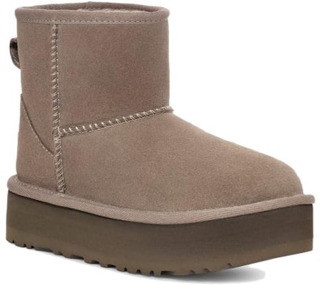 (Preschool) UGG Classic Boot 'Light Brown' 1143700K-SKP Lookbook (Preschool) UGG Classic Boot 'Light Brown' 1143700K-SKP