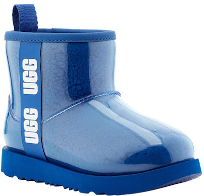 大童 UGG 經典透明迷你 II 羊皮 舒適保暖戶外休閒 中筒 雪地靴 藍果凍 Lookbook 大童 UGG 經典透明迷你 II 羊皮 舒適保暖戶外休閒 中筒 雪地靴 藍果凍