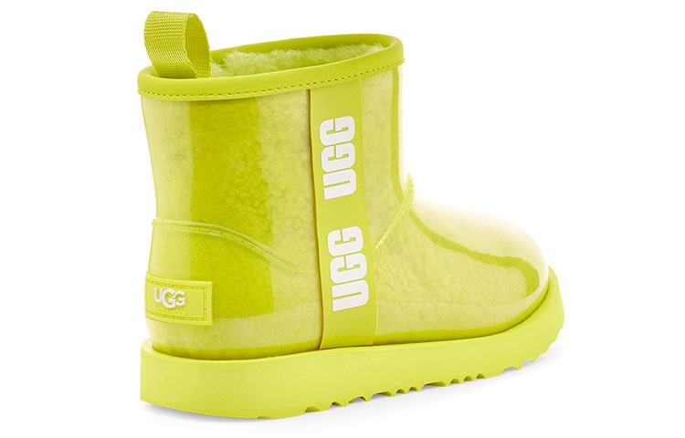 Shop 大童 UGG Classic Clear Mini II 大LOGO果凍雪地靴 硫磺色