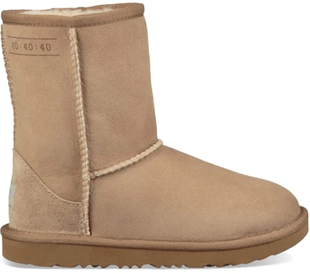 UGG 經典 II 40:40:40 雪靴 大童 棕色 Order UGG 經典 II 40:40:40 雪靴 大童 棕色